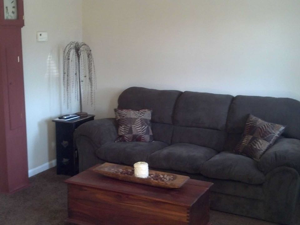 living room (furniture not included)