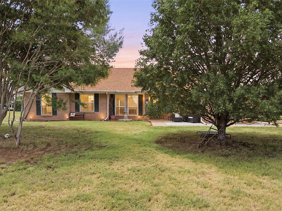 1st image of 180 Bend Of The Bosque Rd