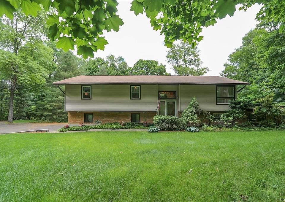 1st image of 20 Mary Beth Dr