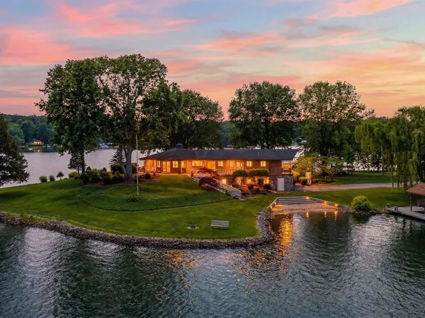 1743 N Lakeshore Dr, Louisa, VA 23093