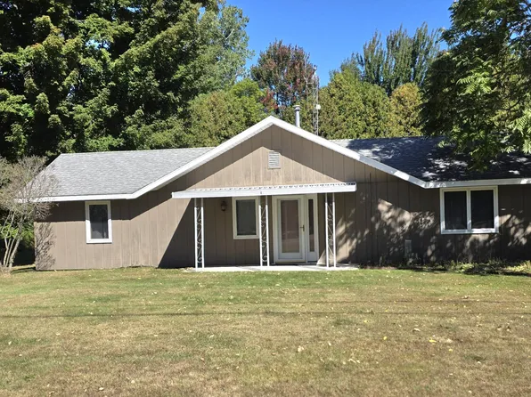 5461 E Pine St, Harrisville, MI 48740