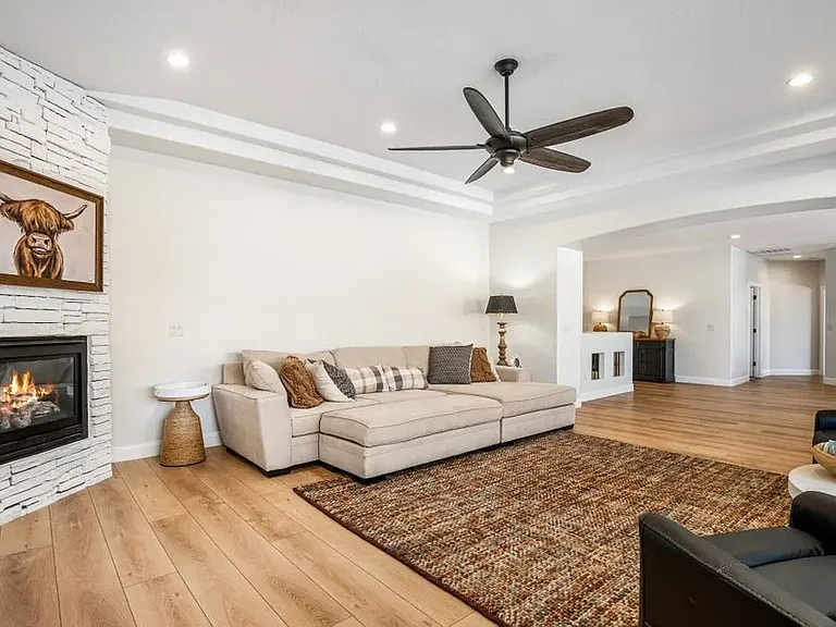 143 N Cortez Trl — Photo 6