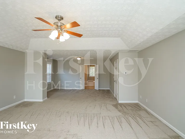 304 Hickory Creek Ln — Photo 10