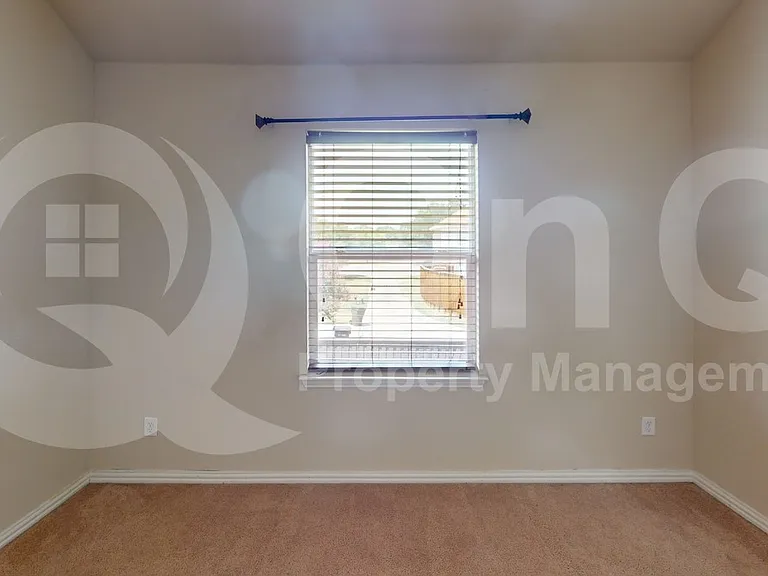 4651 Penelope Ln — Photo 11
