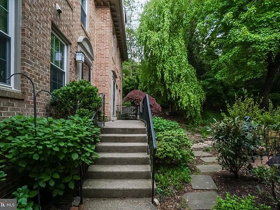 2nd image of 2310 Sanford St