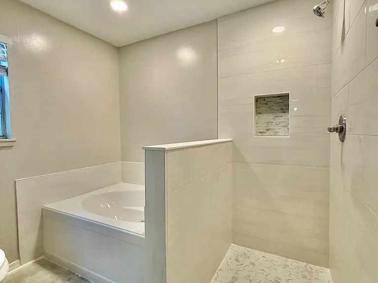 437 S Shore Dr — Photo 11