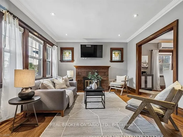 25 Ottawa St S — Photo 5