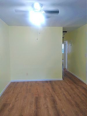 5th image of 917 E 32nd St Floor 2