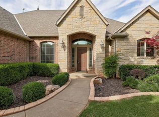 19609 Crest Ridge Dr, Edmond, OK 73012
