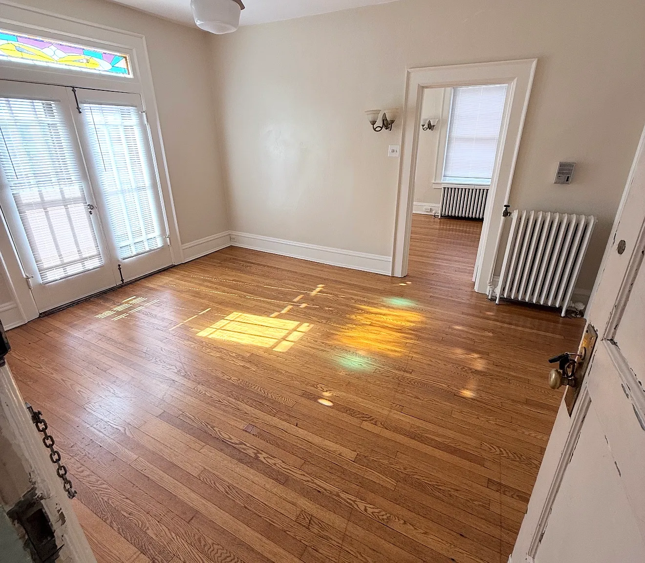 2 bed, 805 sqft, $1,932 — Photo 2