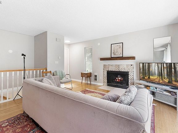 5th image of 3882 Botticelli St