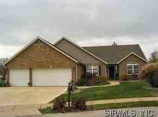 5 Ashworth Ct, Maryville, IL 62062