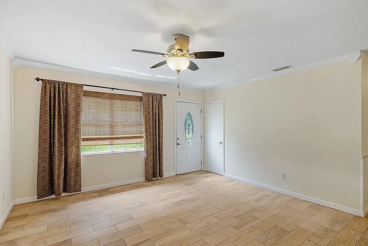 3 bed, 1092 sqft, $1,850 — Photo 3