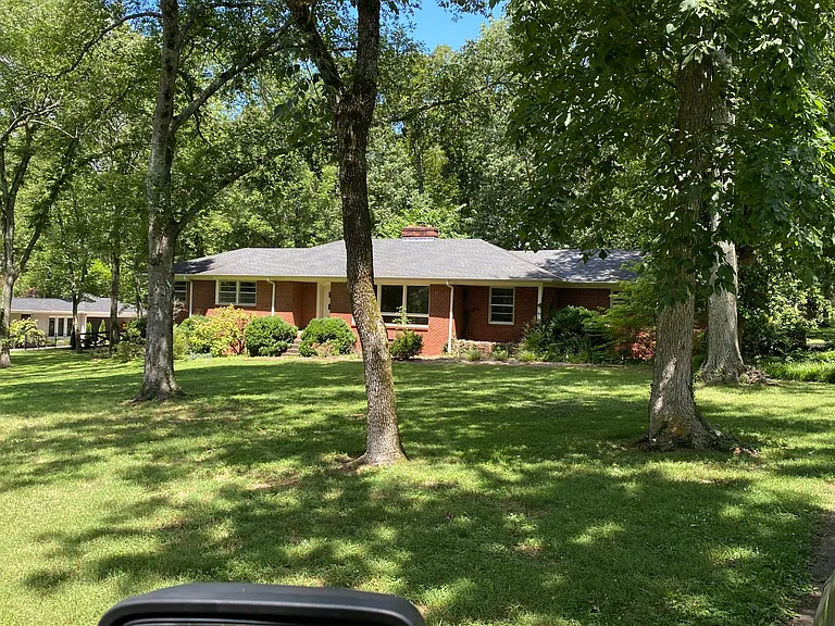 518 Huckleberry Rd — Photo 1
