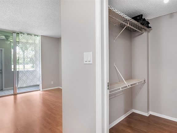 5th image of 9421 Evergreen Place #106