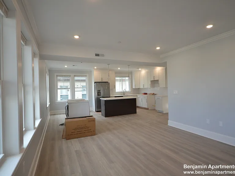 100 Brooks St #2 — Photo 9