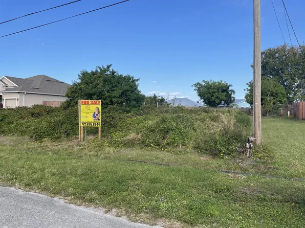 309 SW Log Drive, Port St Lucie, FL 34953