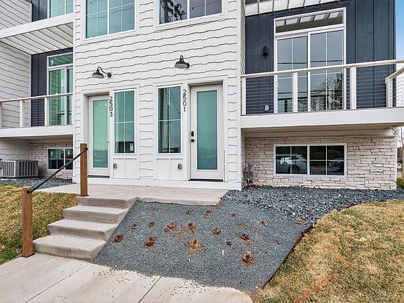 3rd image of 2501 Jansen Ave