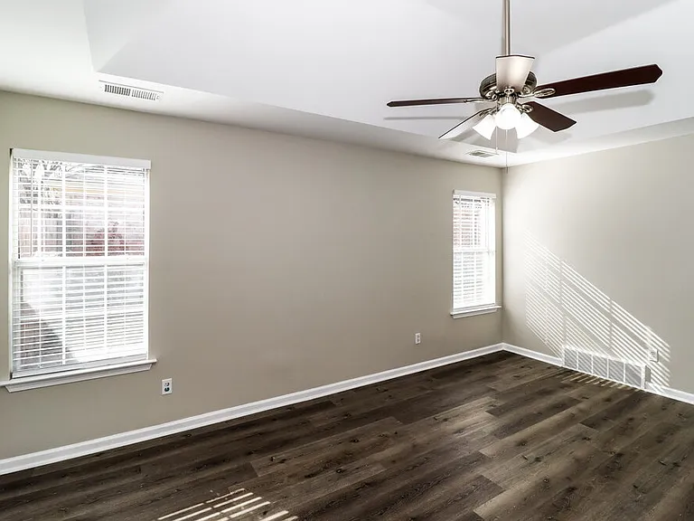 5560 Mary Ln — Photo 11