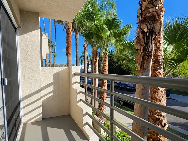 3750 Kelton Ave #101 — Photo 6