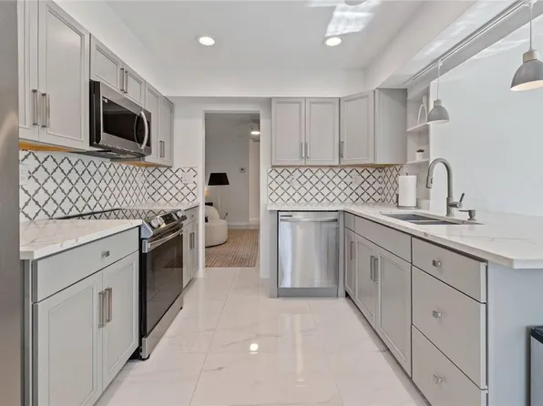 2030 NW 32nd Court, Oakland Park, FL 33309