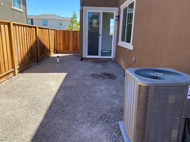 801 Verdant Ln — Photo 30