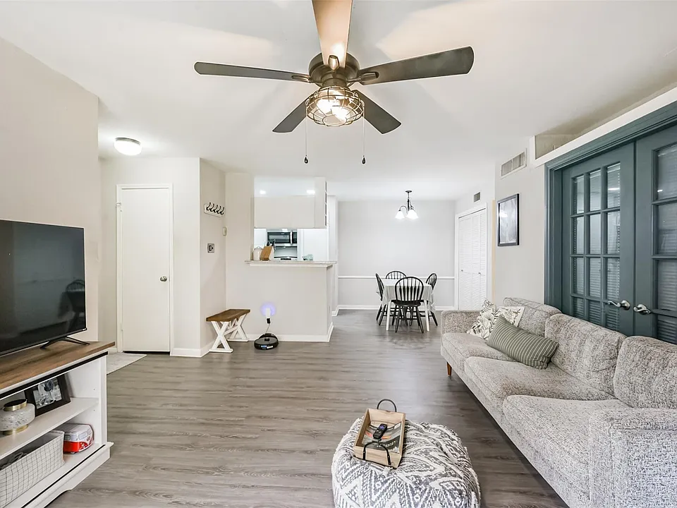 2121 Hepburn St #612