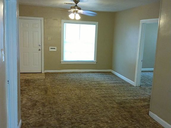 4th image of 3625 6th Ave