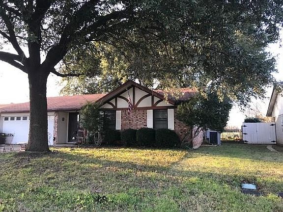 2nd image of 407 Mockingbird Dr