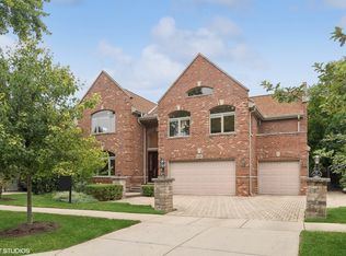 2320 Dewes St, Glenview, IL