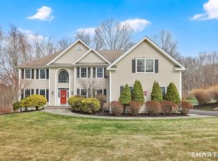 1 Bramble Trl, Newtown, CT 06470