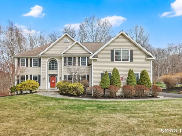 1 Bramble Trail, Newtown, CT 06470