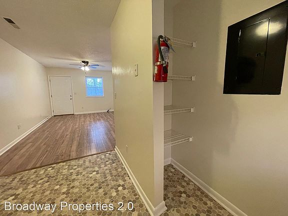 4th image of 18 Bearwood Dr APT C