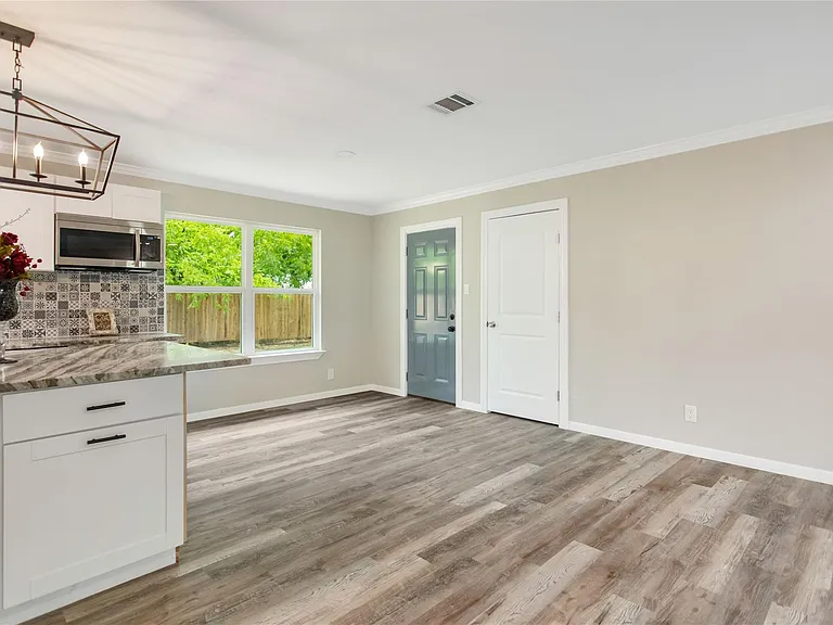904 Westview Cir — Photo 9