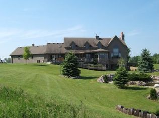 W1816 Schaffitzel Ln, Helenville, WI 53137