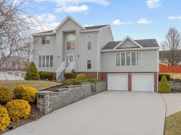 160 Springbuck Dr, Christiansburg, VA 24073