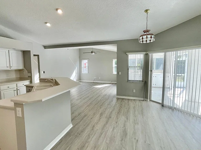 16 Whittington Dr — Photo 13