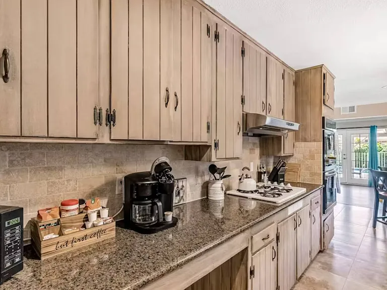 1516 W Brande Ave — Photo 31