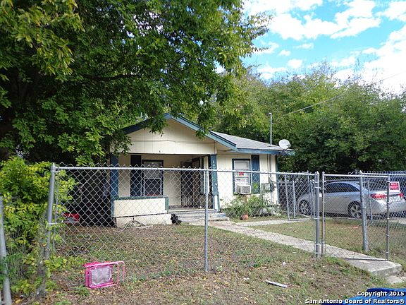 3rd image of 627 Lincolnshire Dr