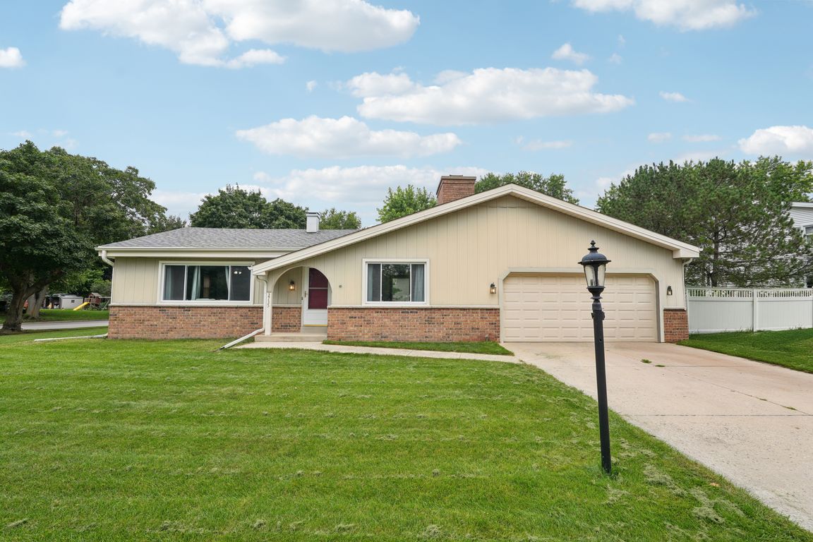 Coventry Ln-S1908-001r