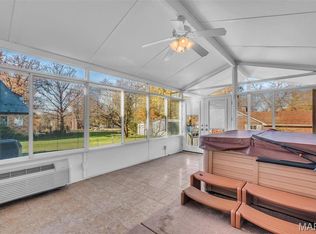 10211 Lookaway Dr, Saint Louis, MO 63137