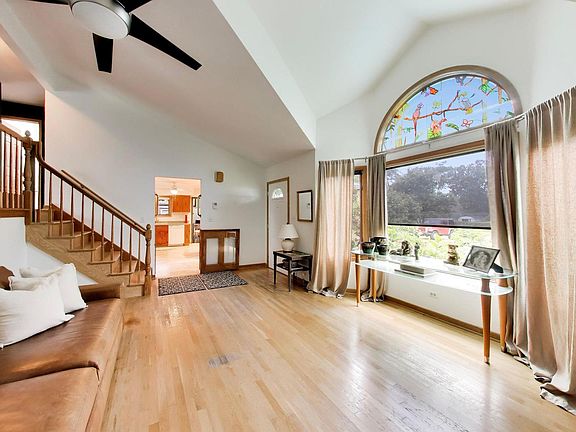 5th image of 1233 Degener Ave