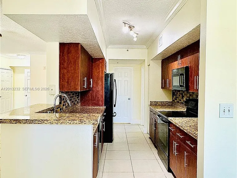 220 SW 116th Ave #15207 — Photo 3