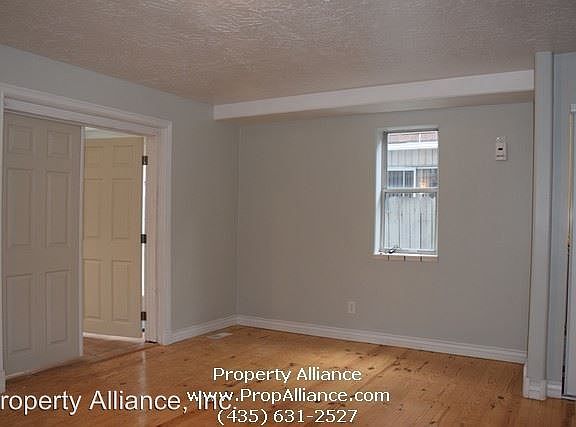 5th image of 2287 S Windsor St