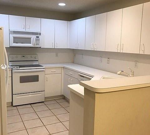 2nd image of 11565 NW 51st Ln