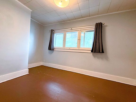 2nd image of 409 S University St #B19055a91