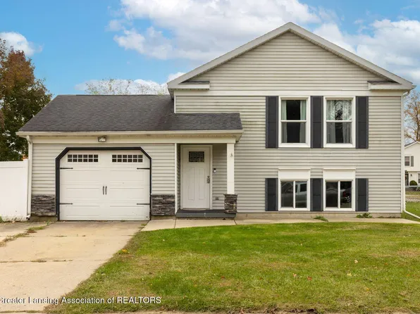 129 Village Dr, Lansing, MI 48911