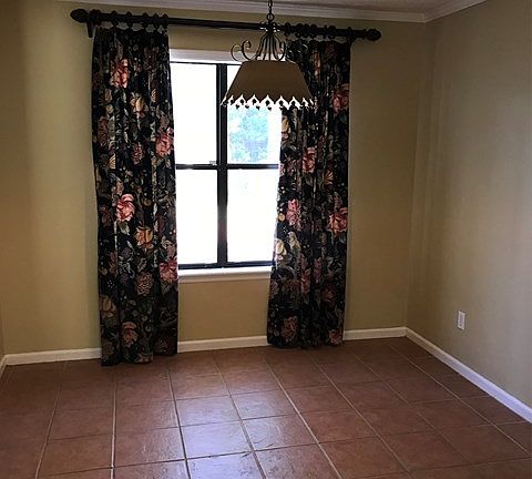 5th image of 1410 Camellia Way