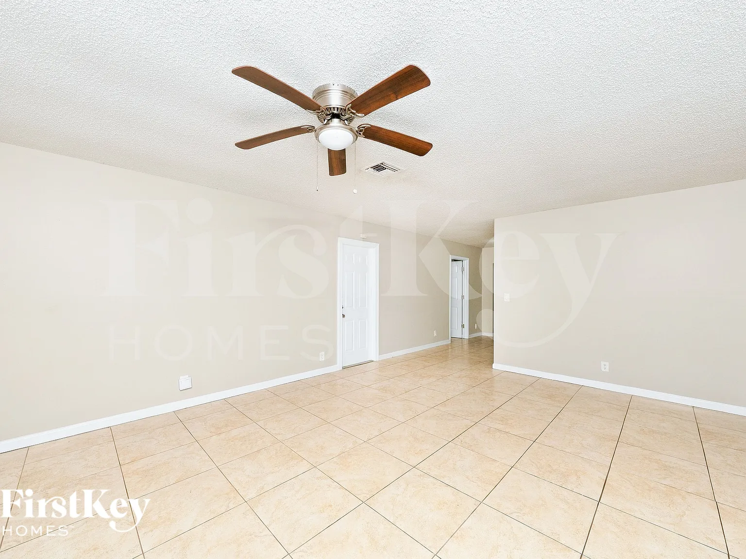 3 bed, 2.0 bath, 1020 sqft, $2,150 — Photo 2