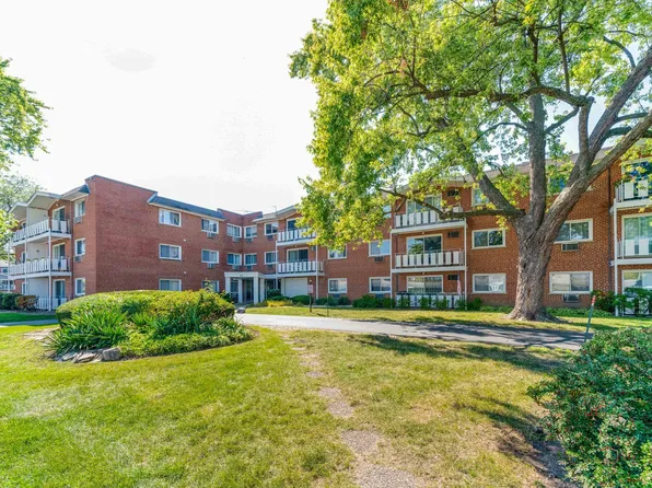 25 E Palatine Rd APT 207, Arlington Heights, IL 60004
